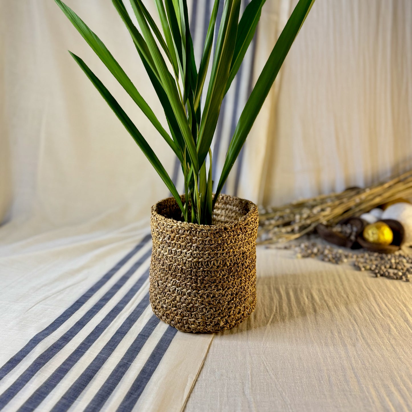 Small uramma planter basket