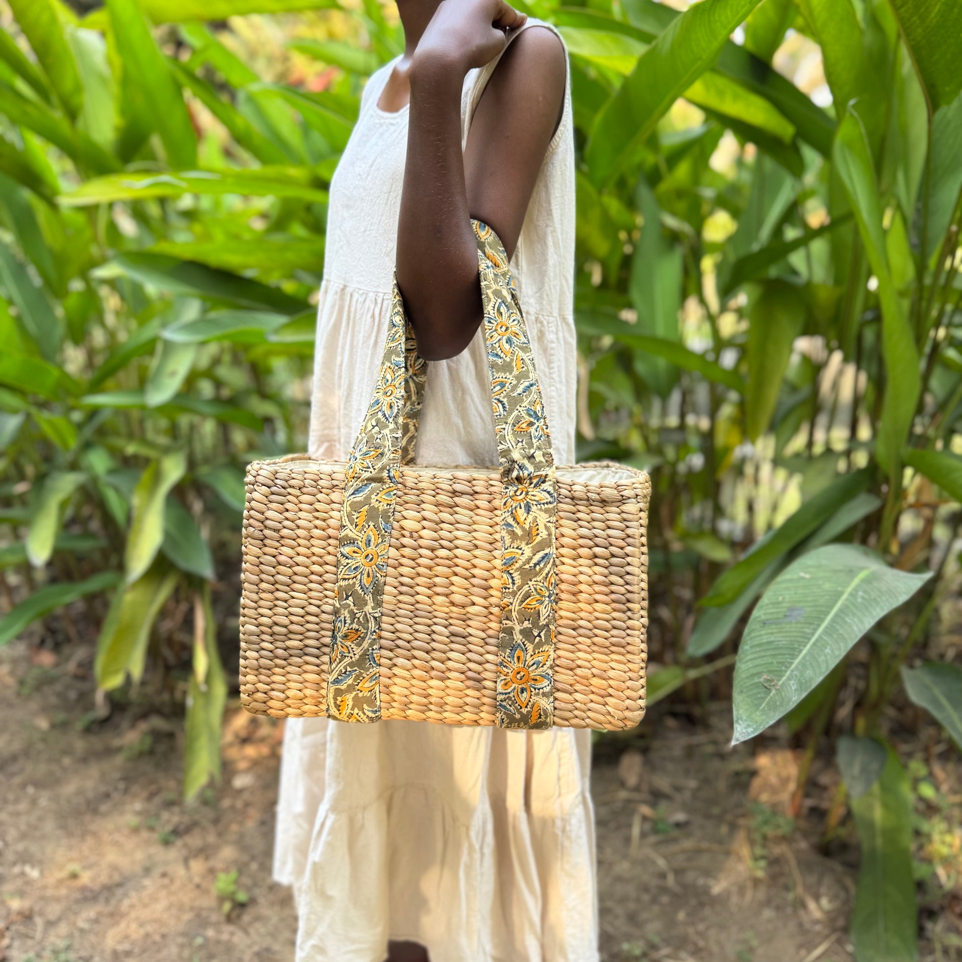 basket bad with model