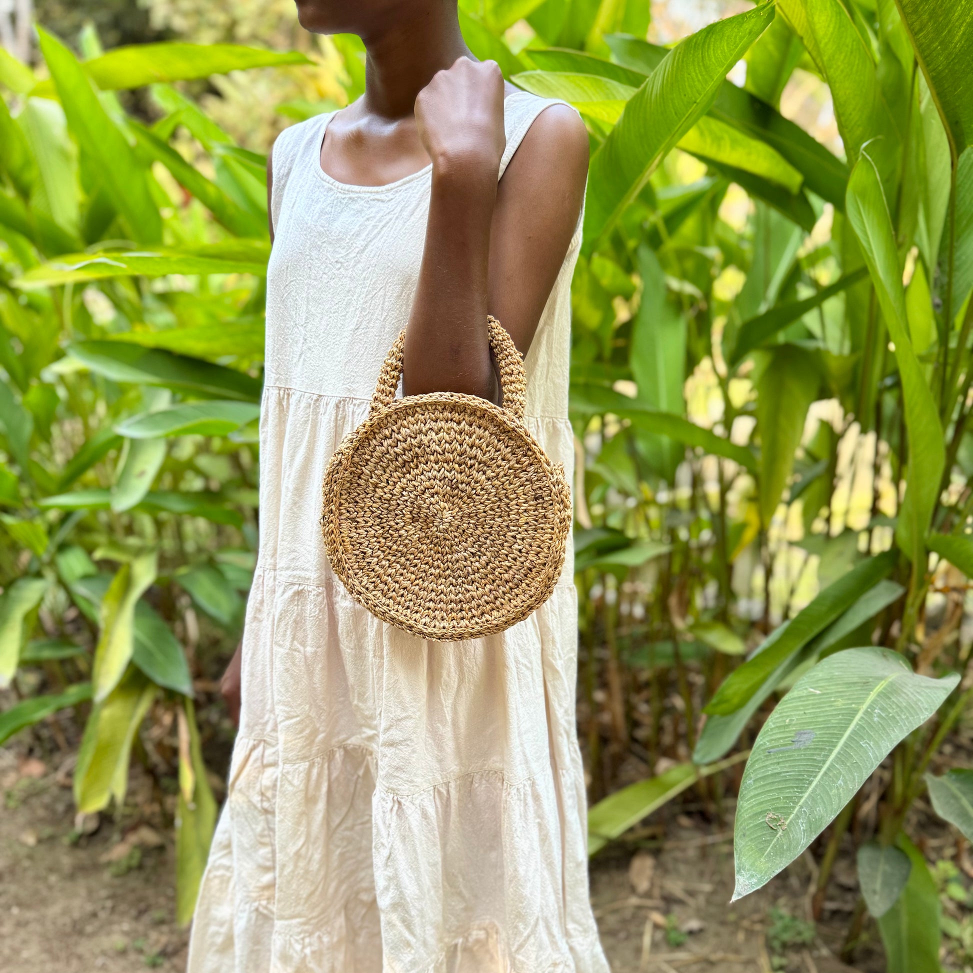 Round bag with model